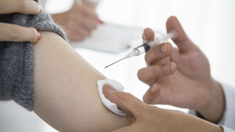 how do vaccines work